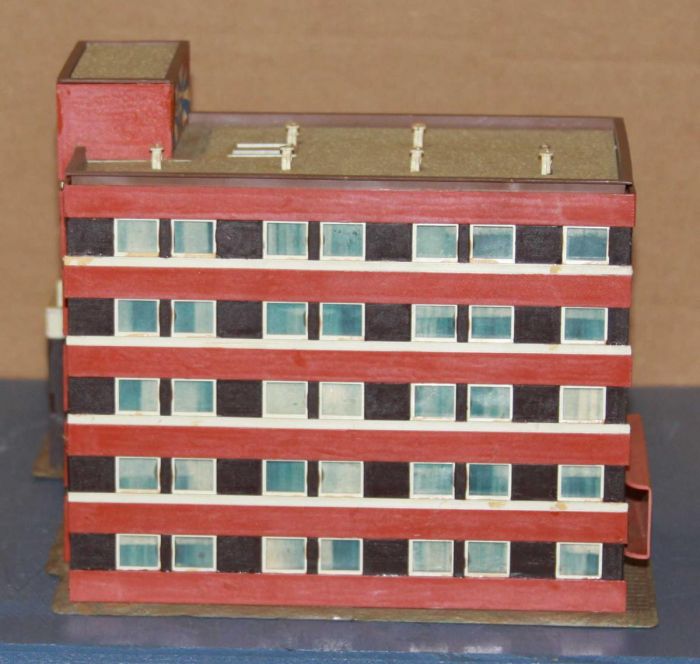 Kibri N Scale Esso Motor Hotel Assembled Kit
