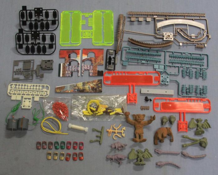 Faller 460 HO Scale Mammoth Cave Ghost Train Amusement Ride Kit Open Box