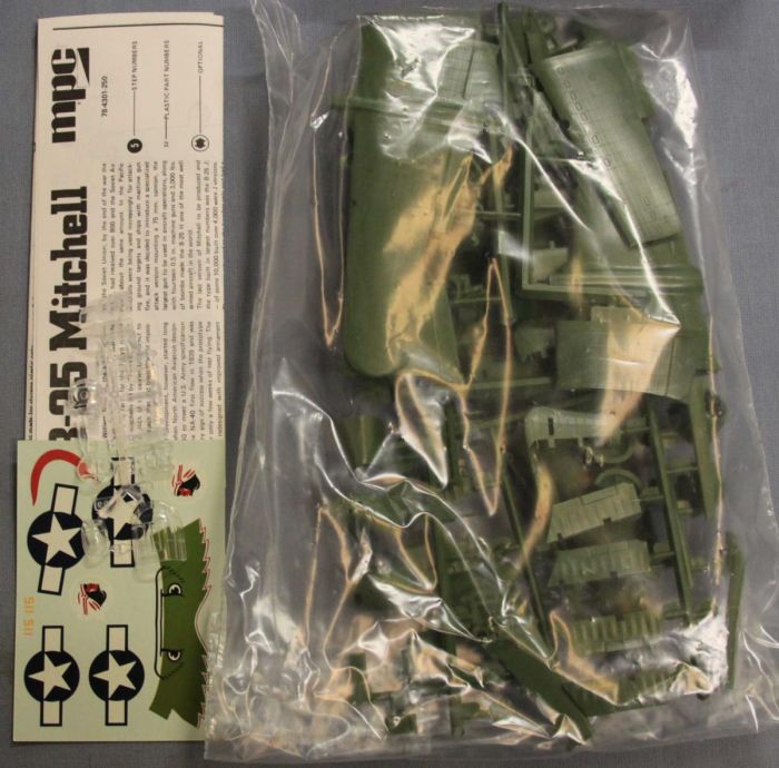 MPC 1-4301 B-25 Mitchell Plastic Model Kit LNIB 1/72 Scale  1982